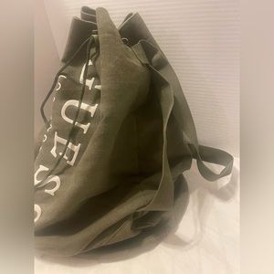 GUESS small canvas tote. Green.